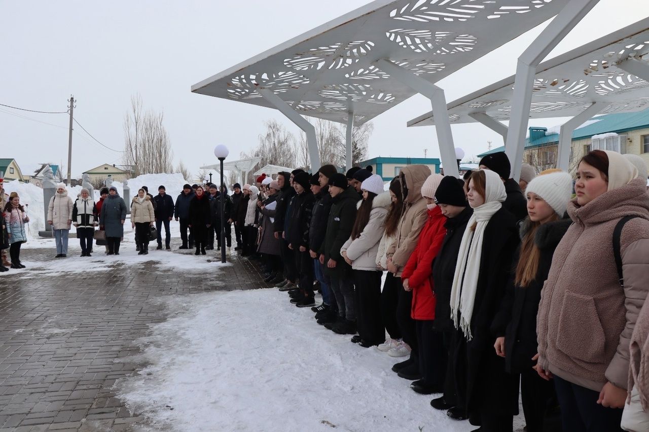 В Дрожжановском районе РТ прошел митинг, посвященный 115-летию со дня рождения Нуруллы Фазлаева