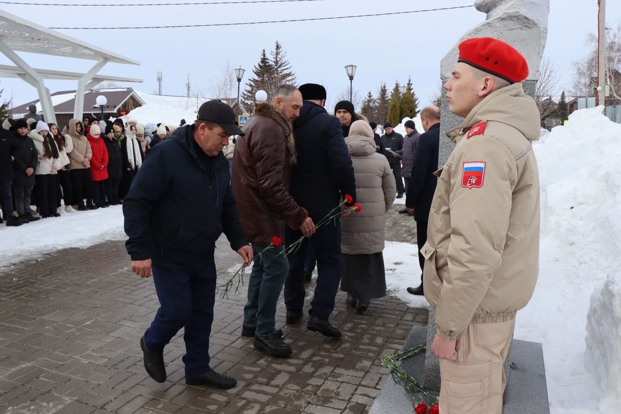 В Дрожжановском районе РТ прошел митинг, посвященный 115-летию со дня рождения Нуруллы Фазлаева