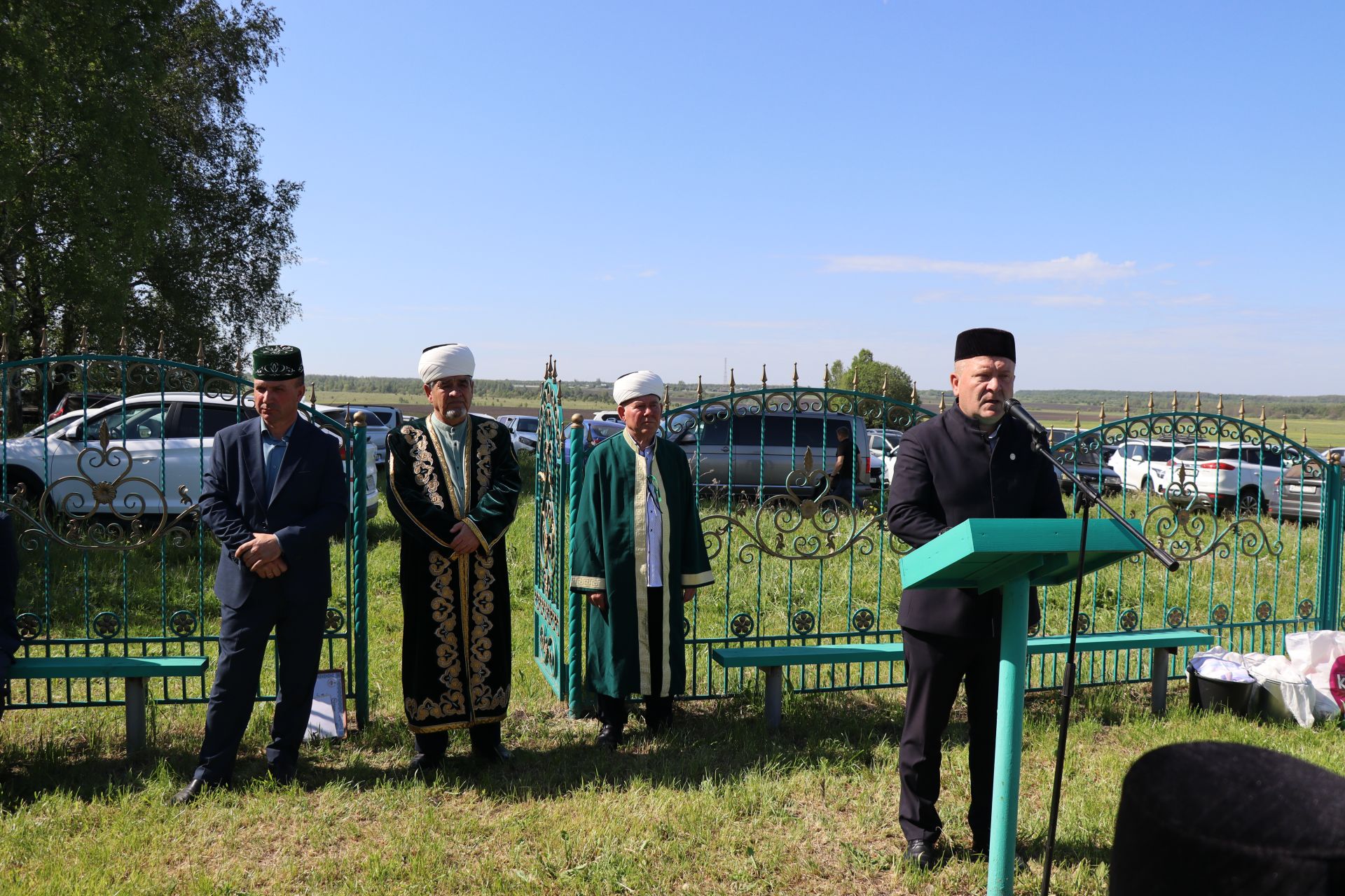 Мусульмане посетили могилу Кадыкай Абыз-бабай в Дрожжановском районе РТ