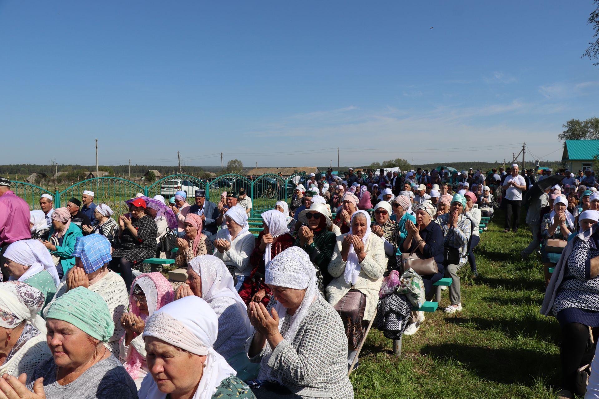 Мусульмане посетили могилу Кадыкай Абыз-бабай в Дрожжановском районе РТ