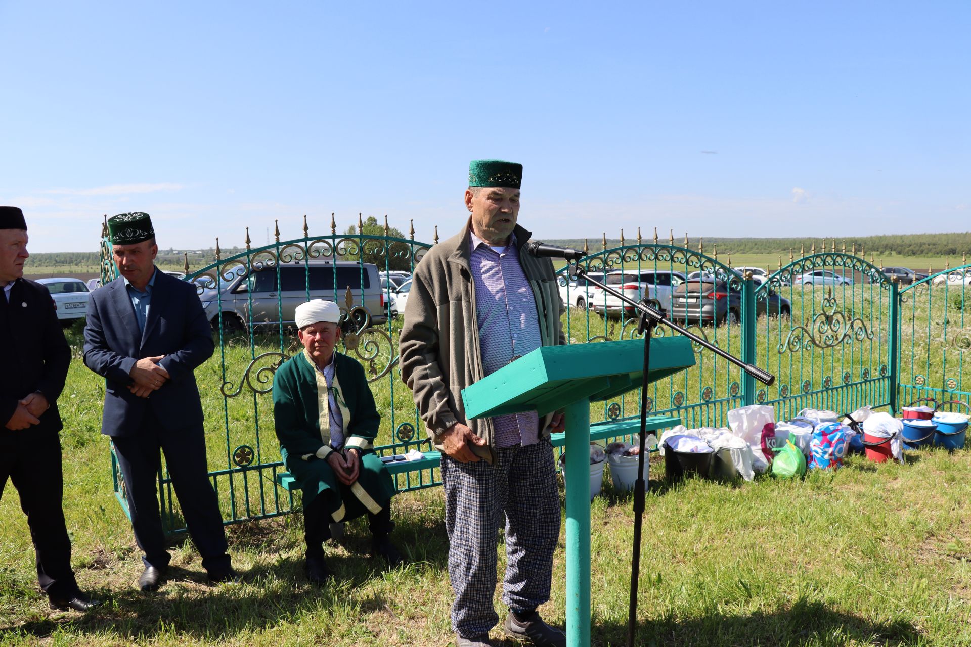 Мусульмане посетили могилу Кадыкай Абыз-бабай в Дрожжановском районе РТ