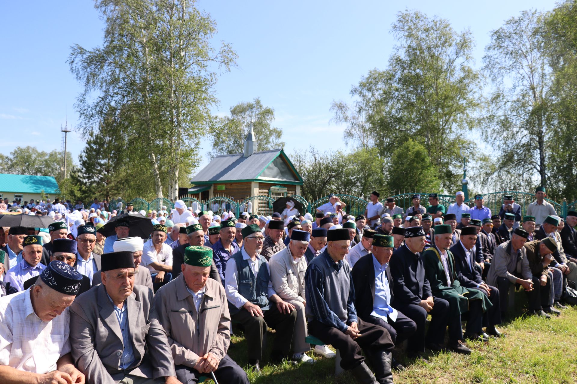 Мусульмане посетили могилу Кадыкай Абыз-бабай в Дрожжановском районе РТ