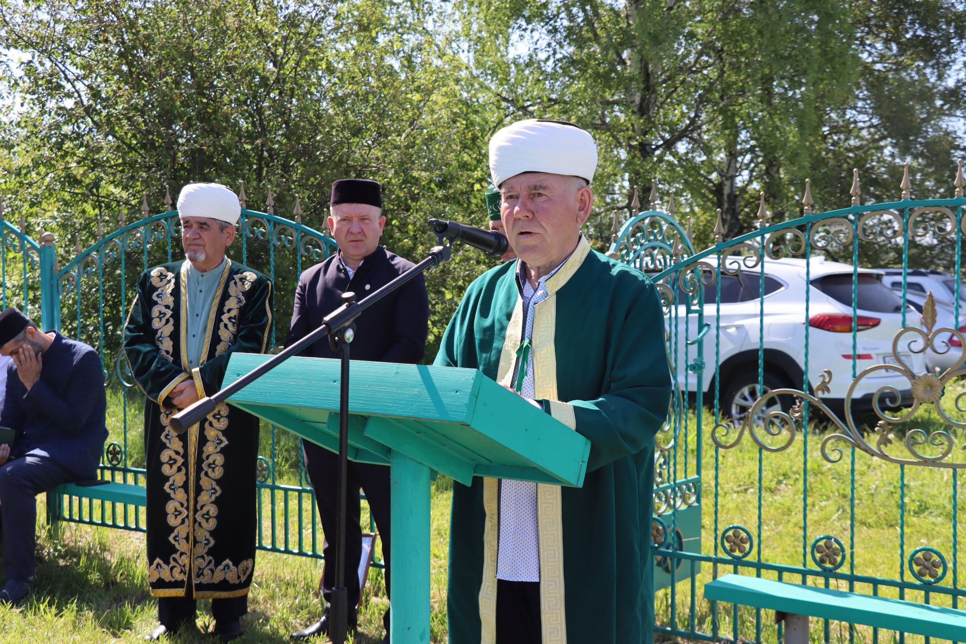 Мусульмане посетили могилу Кадыкай Абыз-бабай в Дрожжановском районе РТ