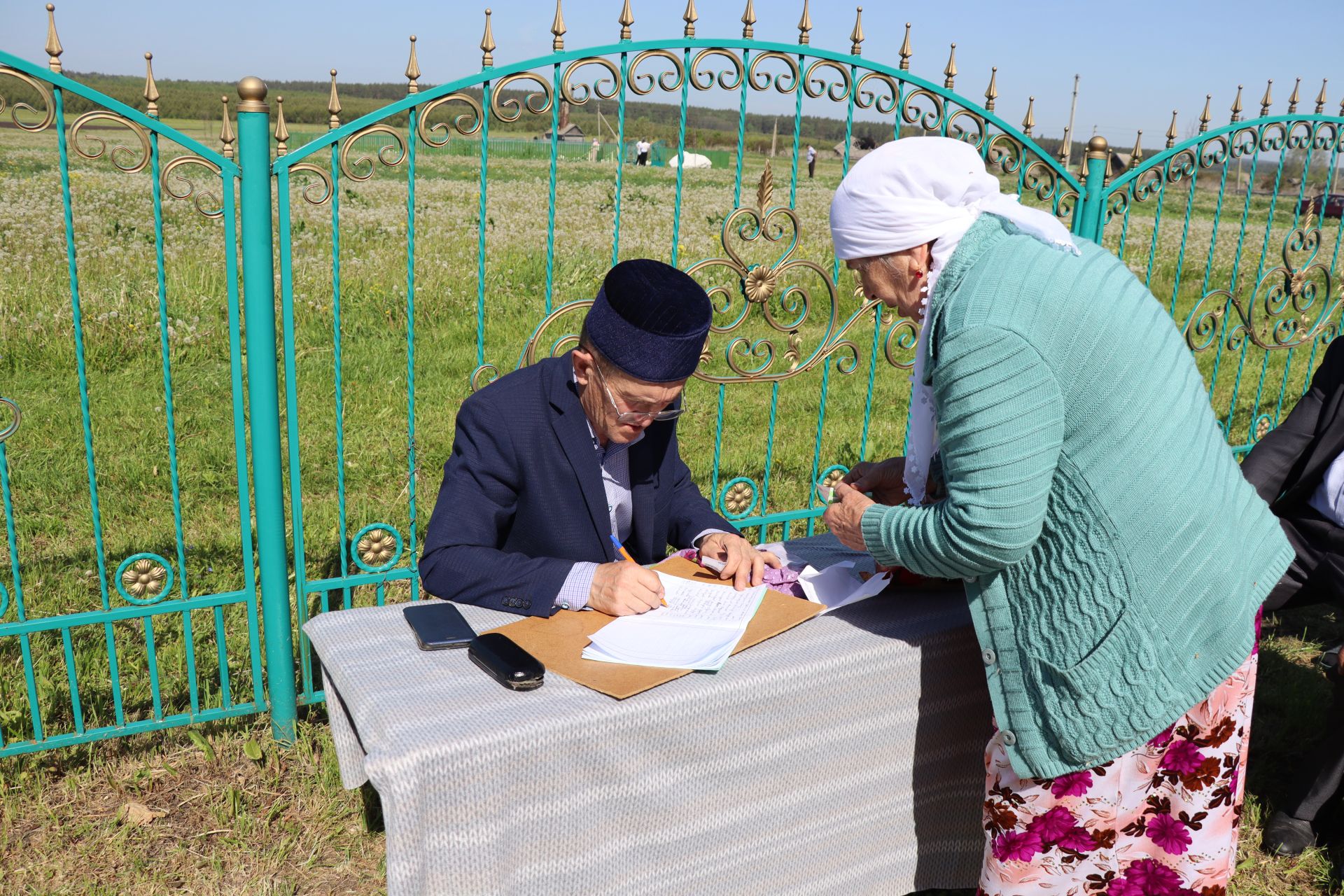 Мусульмане посетили могилу Кадыкай Абыз-бабай в Дрожжановском районе РТ