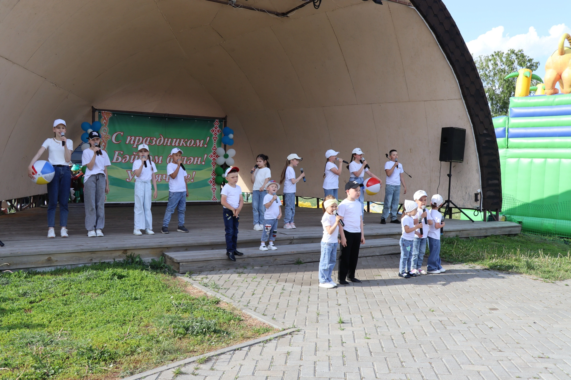 Яркий праздник в парке «Чупрэле»: в Дрожжановском районе РТ отметили международный день защиты детей