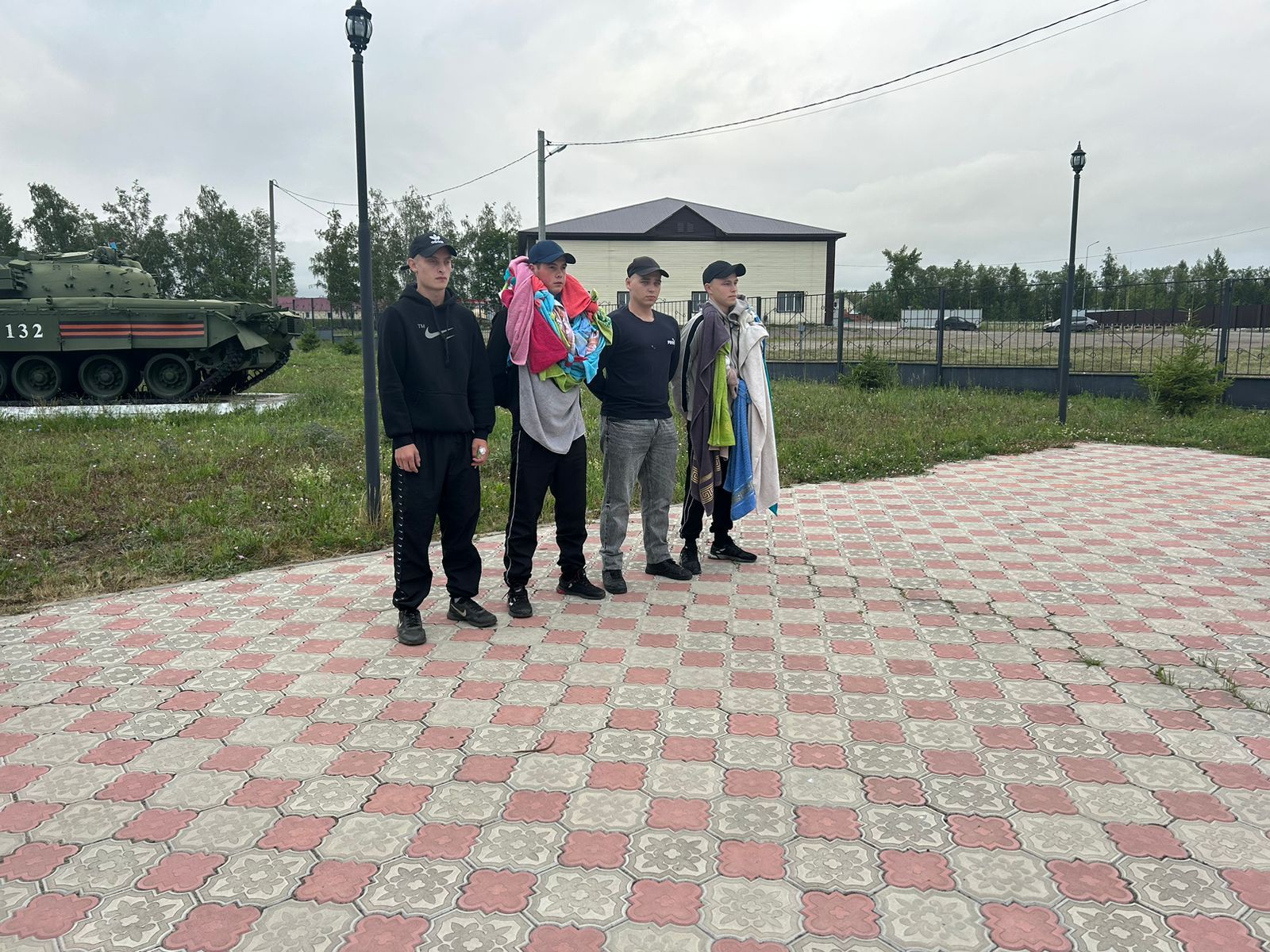 Проводы в армию: новобранцы из Дрожжановского района РТ ушли служить
