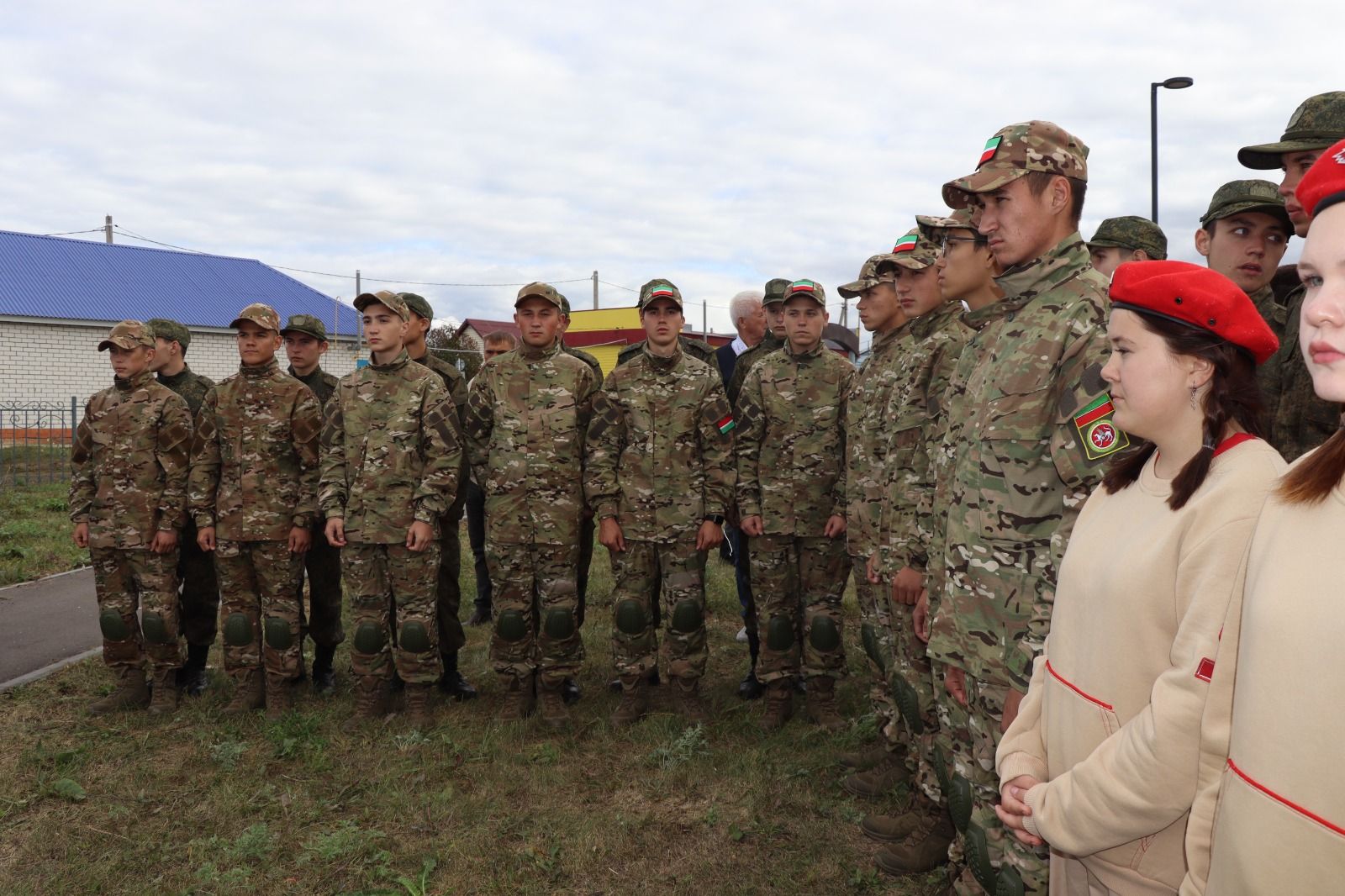 В селе Старое Дрожжаное Дрожжановского района РТ открыли монумент бойцу, погибшему на СВО