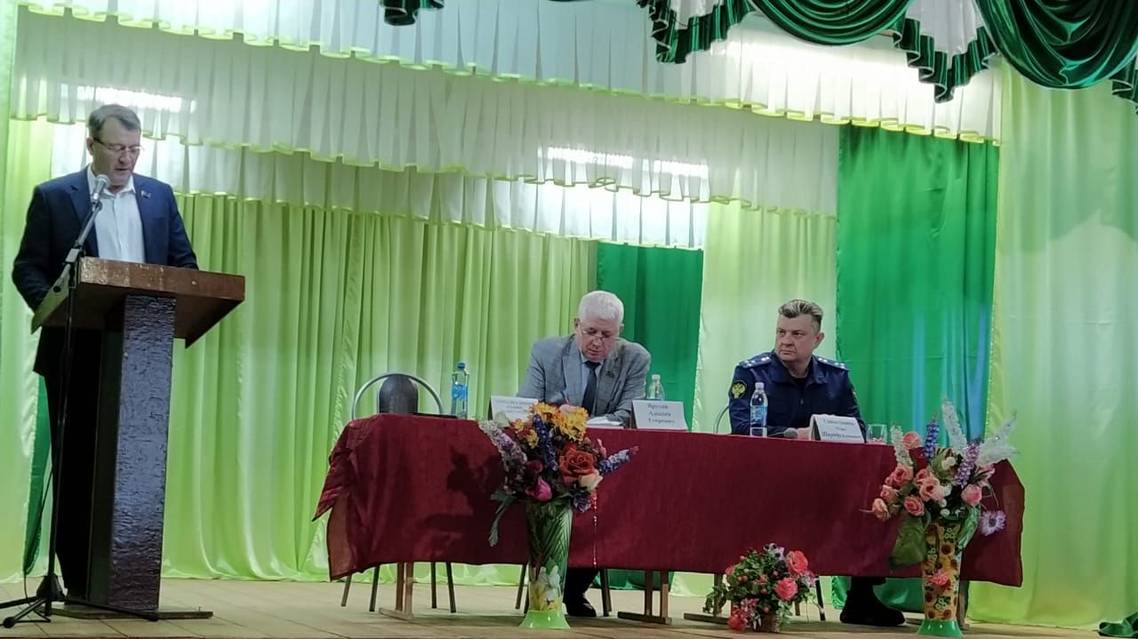 Обсуждение важных вопросов, награждения: в Дрожжановском районе проходят сходы граждан