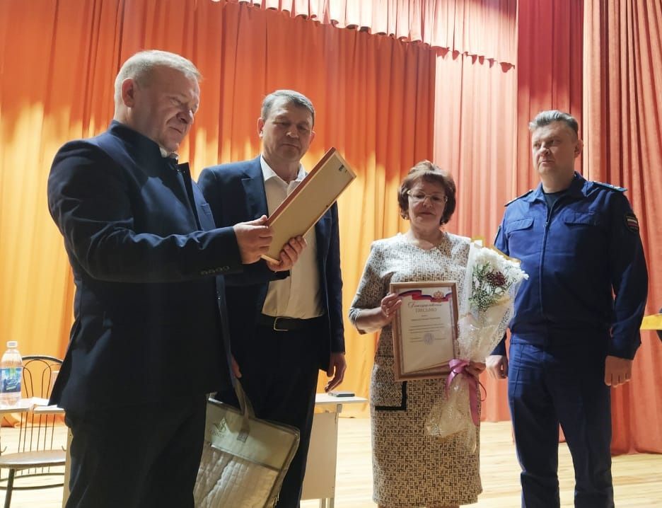 Обсуждение важных вопросов, награждения: в Дрожжановском районе проходят сходы граждан