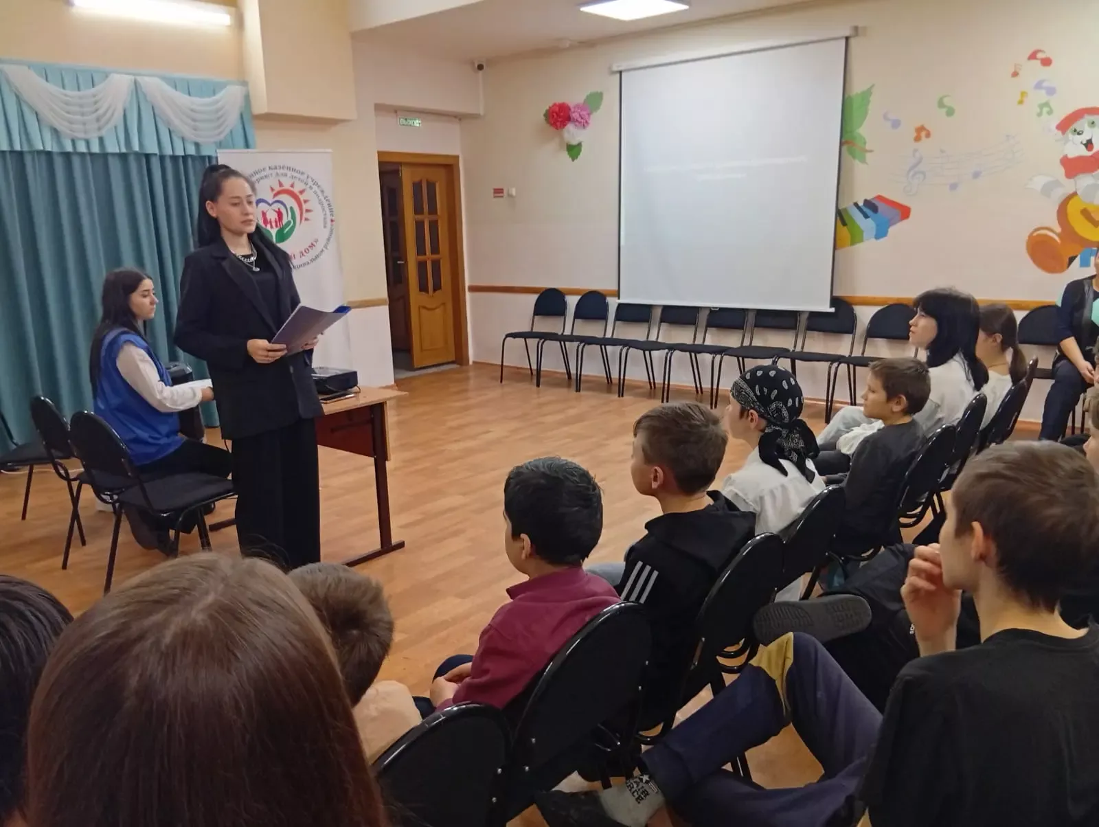 Специалист по БДД и автоинспекторы Дрожжановского района РТ встретились с воспитанниками социального приюта «Теплый дом»