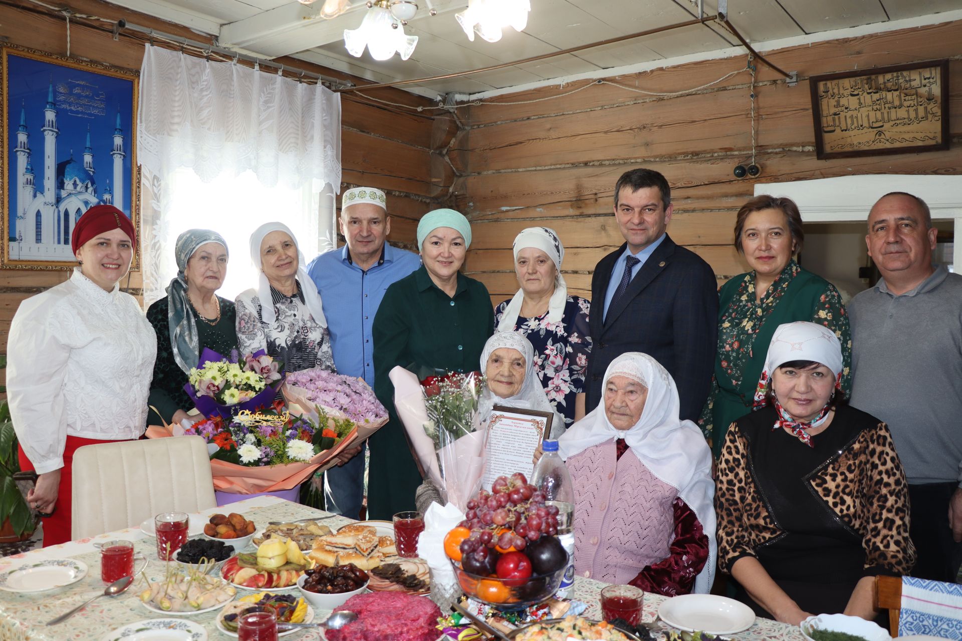 Иске Шәйморза авылында яшәүче Зиннәтбану Хәлиуллина 90 яшьлеген билгеләп үтте