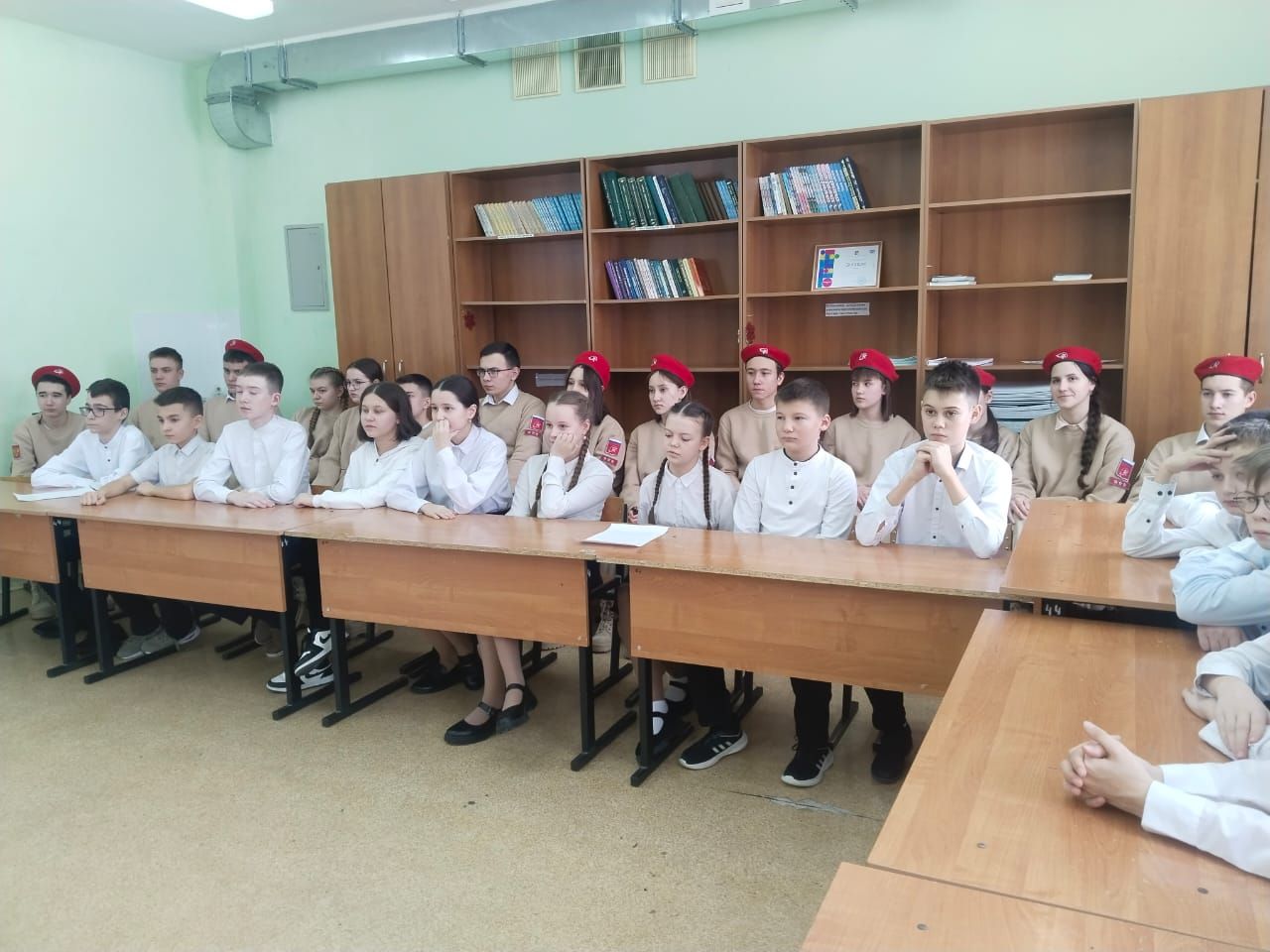 В Стародрожжановской СОШ №1 была организована встреча с участником СВО