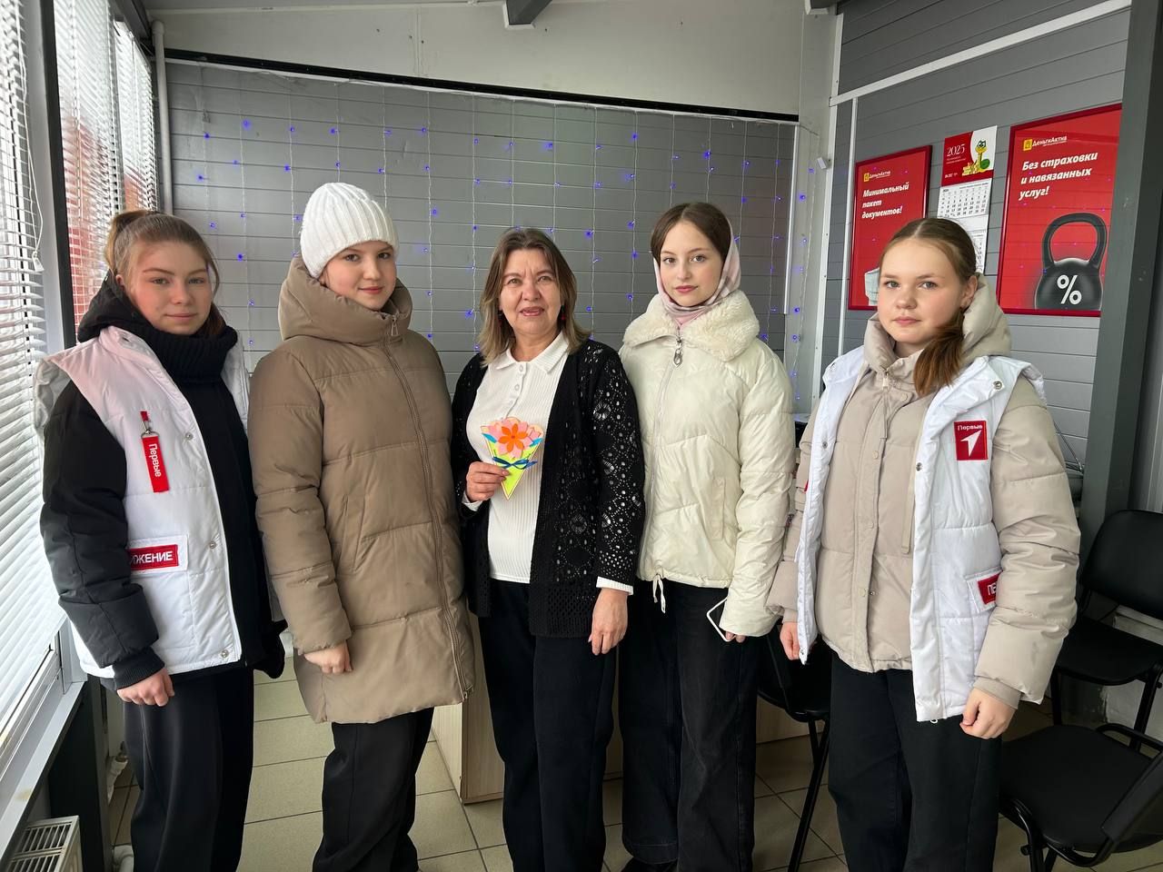 Активисты «Движения Первых» Дрожжановского района поздравили матерей участников СВО с наступающим 8 марта