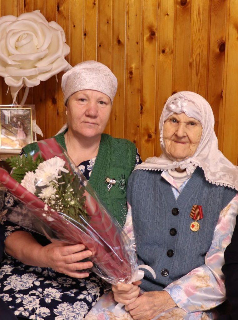 Чүпрәледә Гелинә һәм Мәгъсүмә апа Азизовалар 40 елга бергә гомер итәләр