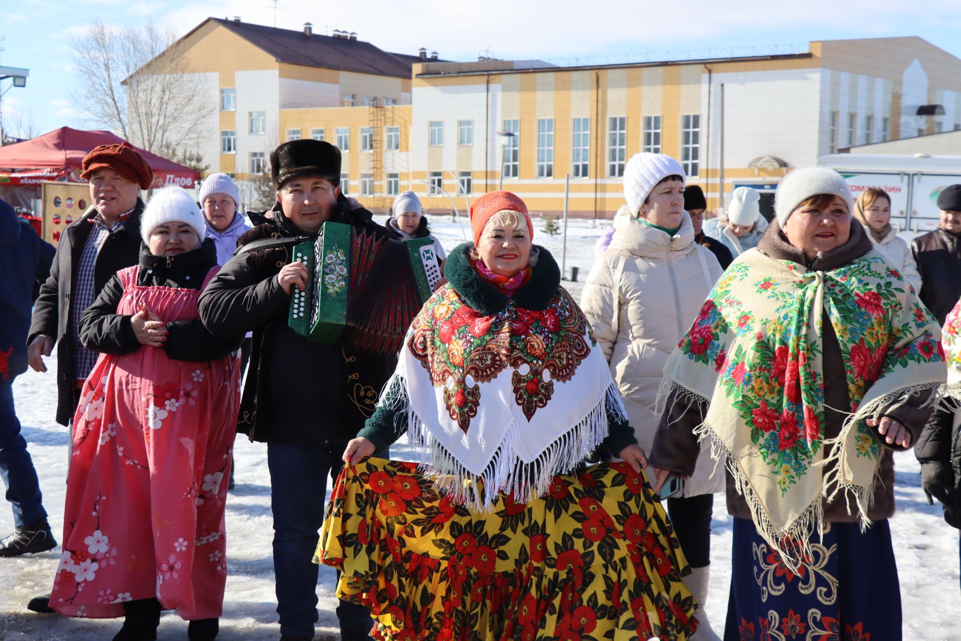 Широкая Масленица в Дрожжановском районе: блины, хороводы и проводы зимы