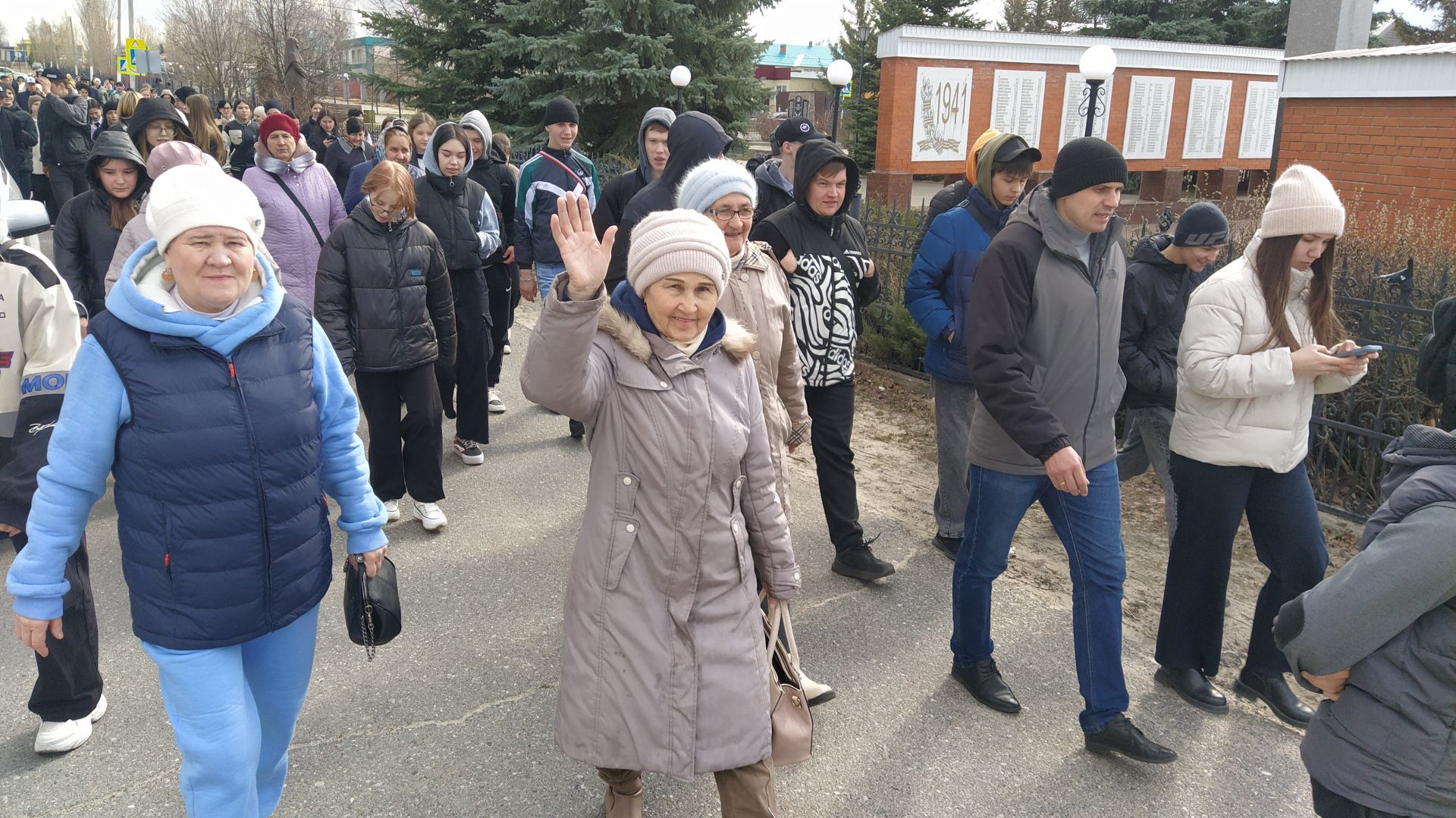 Шагаем вместе: дрожжановцы поддержали всероссийскую акцию «10 000 шагов к жизни»