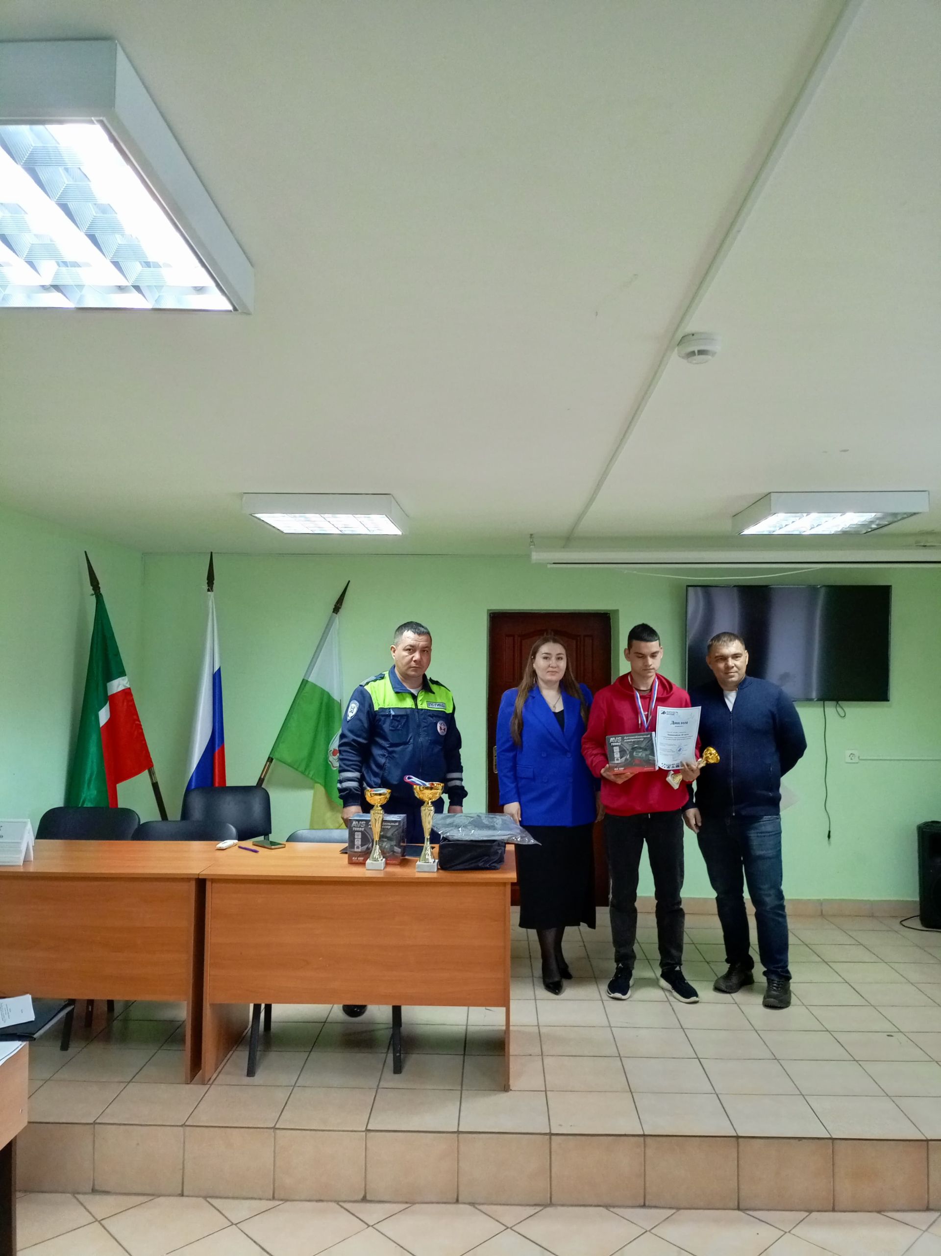 В Дрожжановском техникуме прошел конкурс по автомногоборью среди студентов