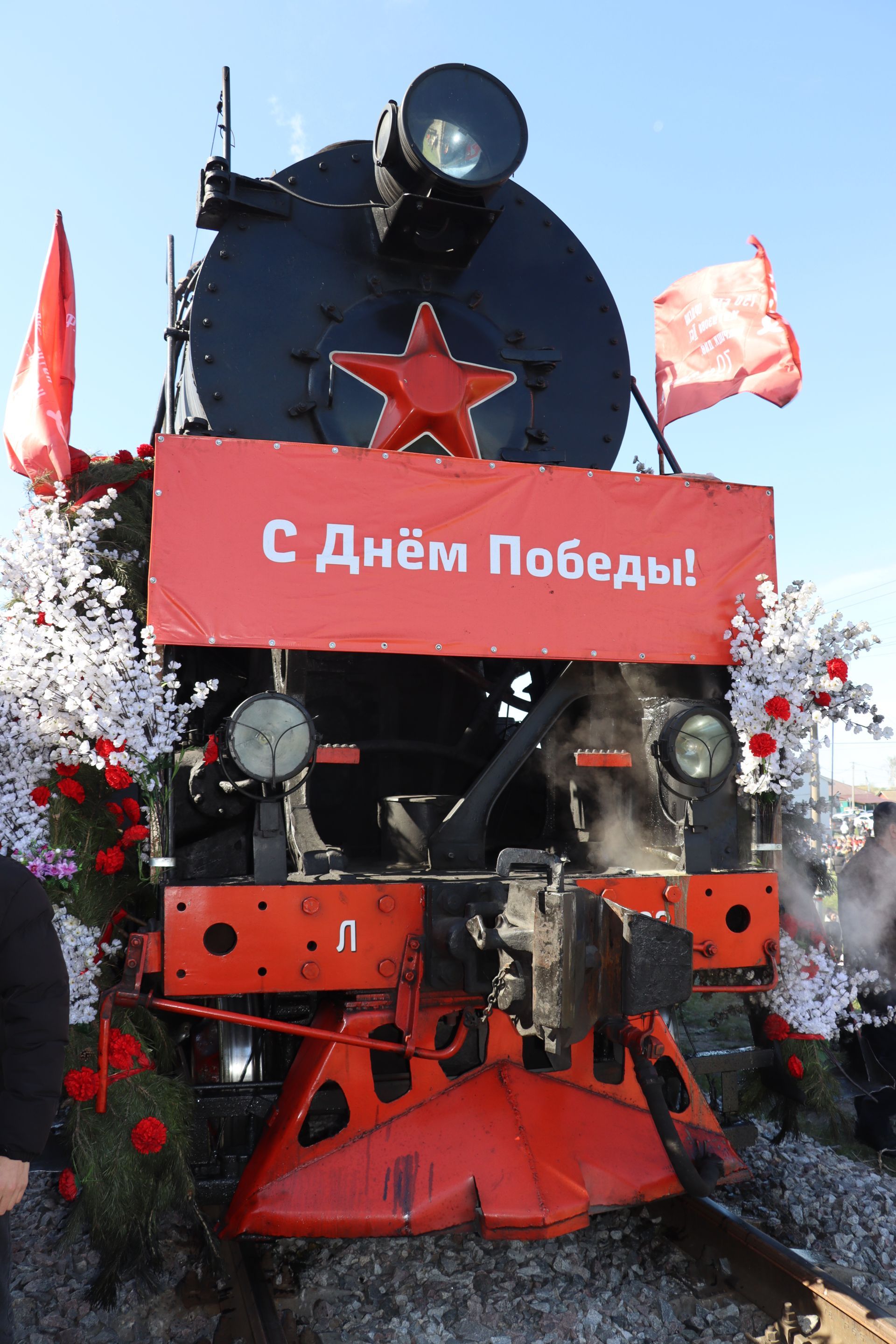 80 лет Победы: как встречали поезд Победы на станции Бурундуки в Дрожжановском районе