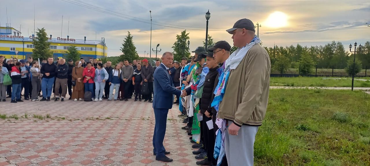 10 юношей Дрожжановского района отправились служить Отечеству