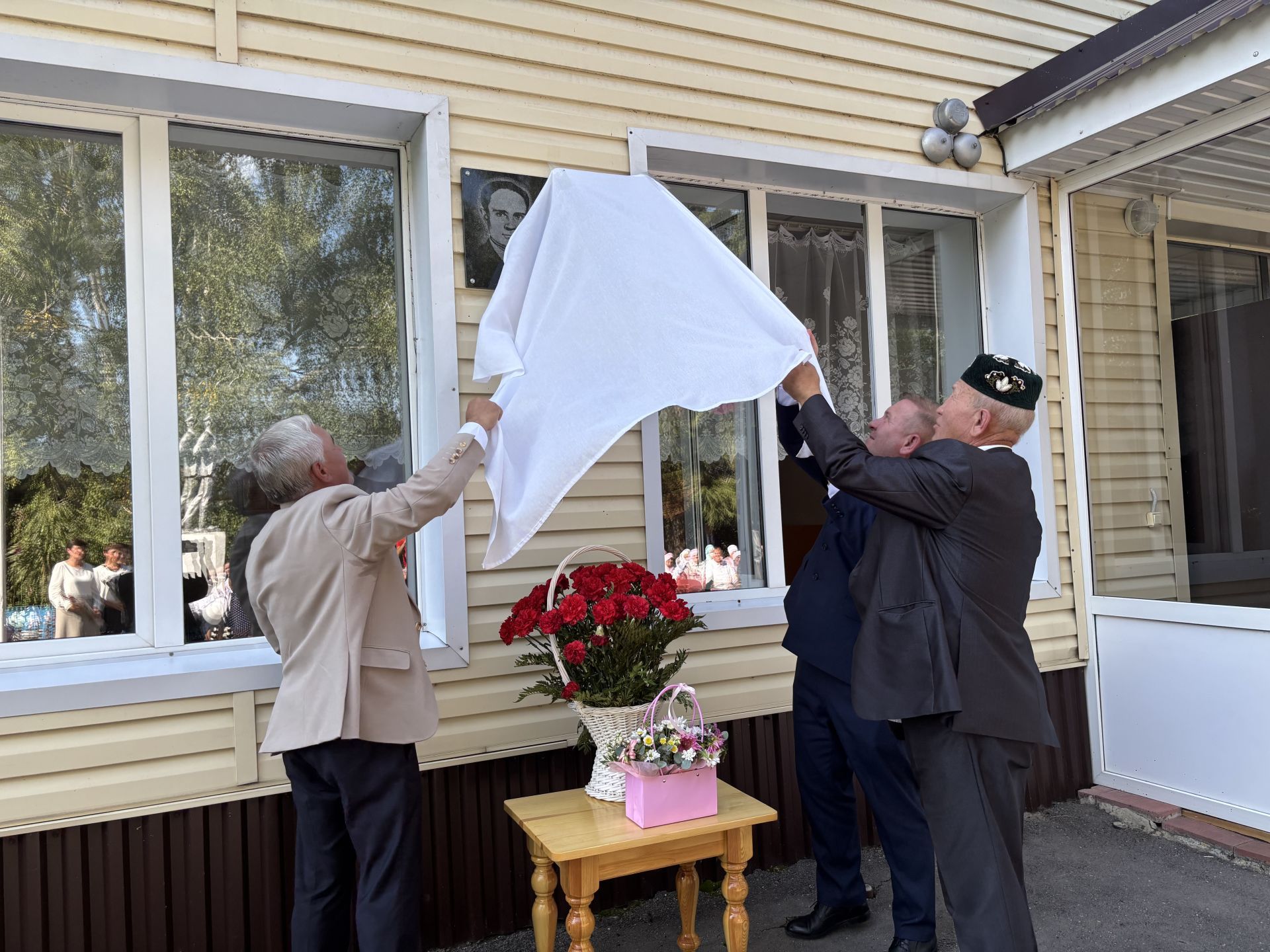 В Большецильнинской школе  открыли доску памяти в честь Роберта Закирова