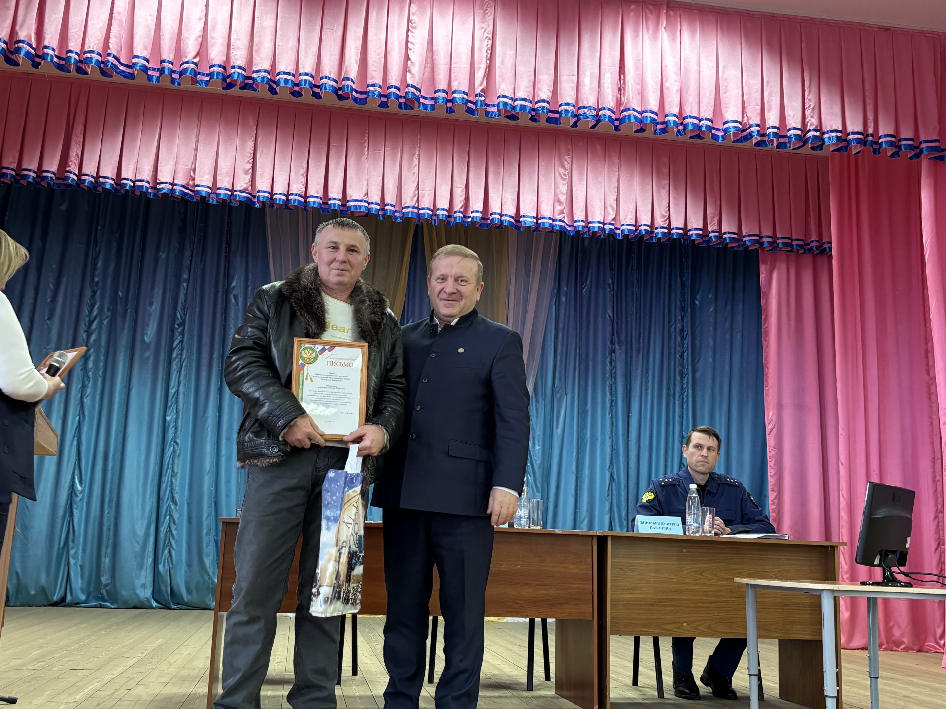 Глава Дрожжановского района провел встречи с жителями Большеаксинского и Городищенского поселений