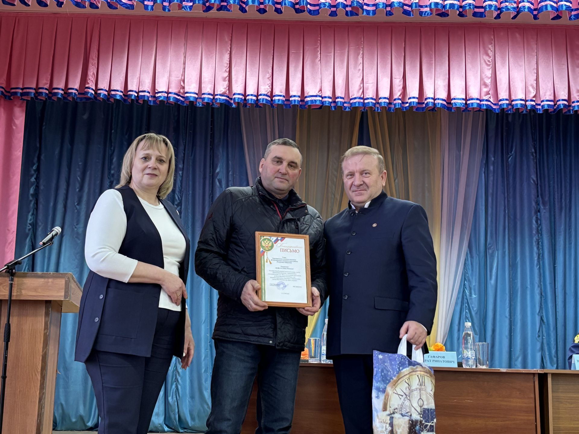 Глава Дрожжановского района провел встречи с жителями Большеаксинского и Городищенского поселений