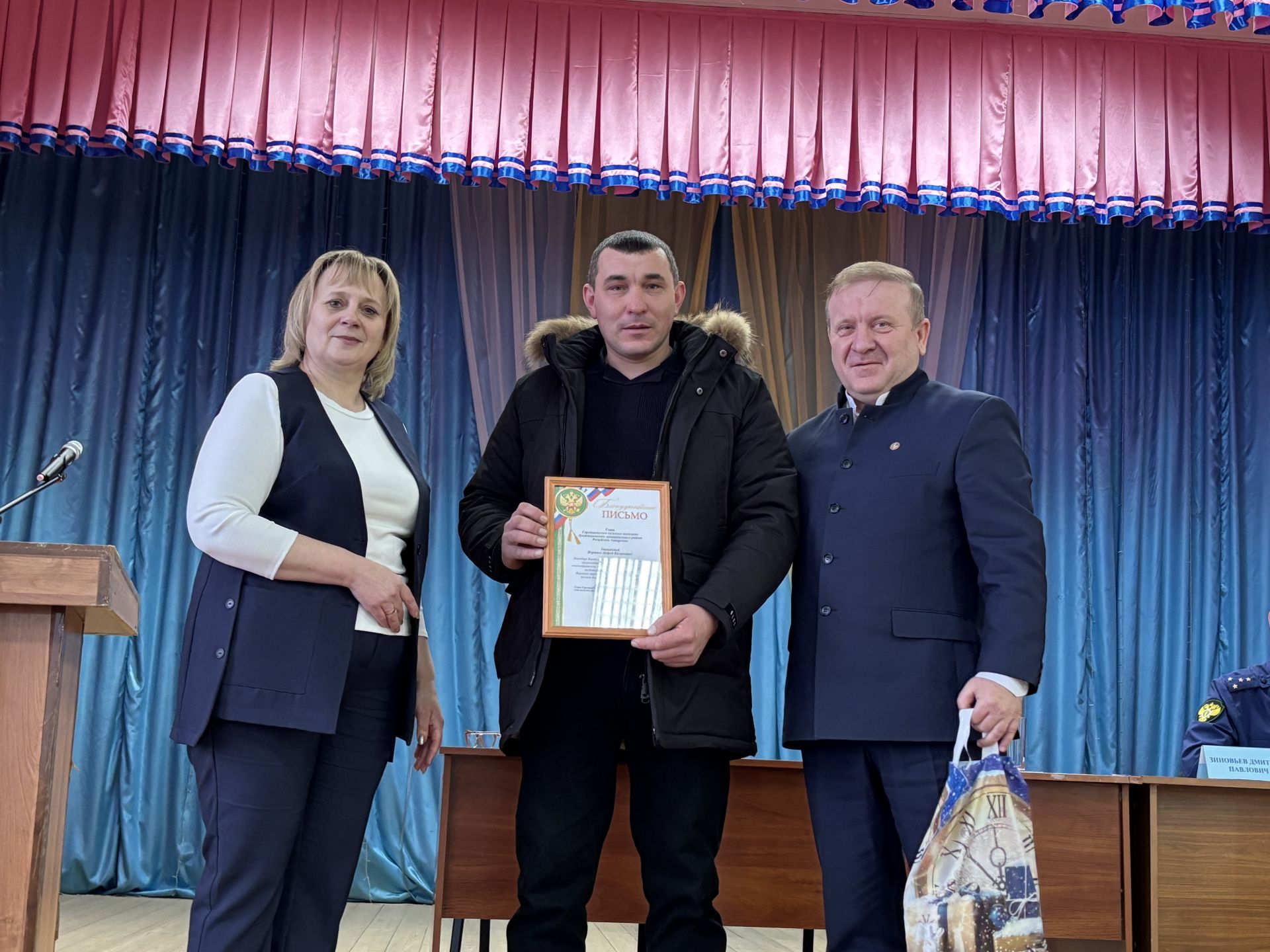 Глава Дрожжановского района провел встречи с жителями Большеаксинского и Городищенского поселений