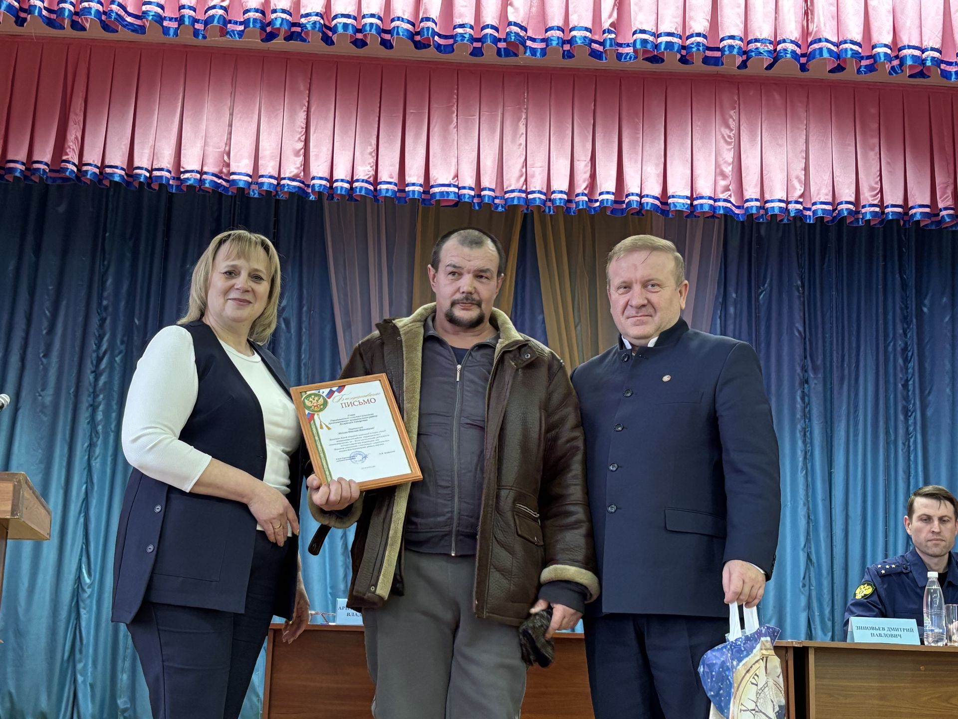 Глава Дрожжановского района провел встречи с жителями Большеаксинского и Городищенского поселений