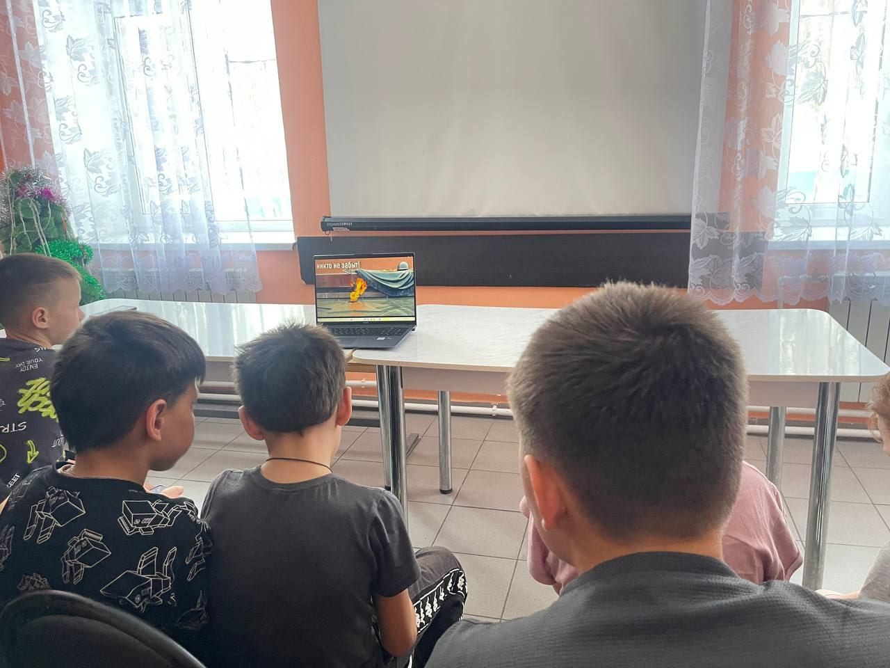 Патриотическую встречу ветераны боевых действий провели с молодежью в лагере «Чайка» Дрожжановского района