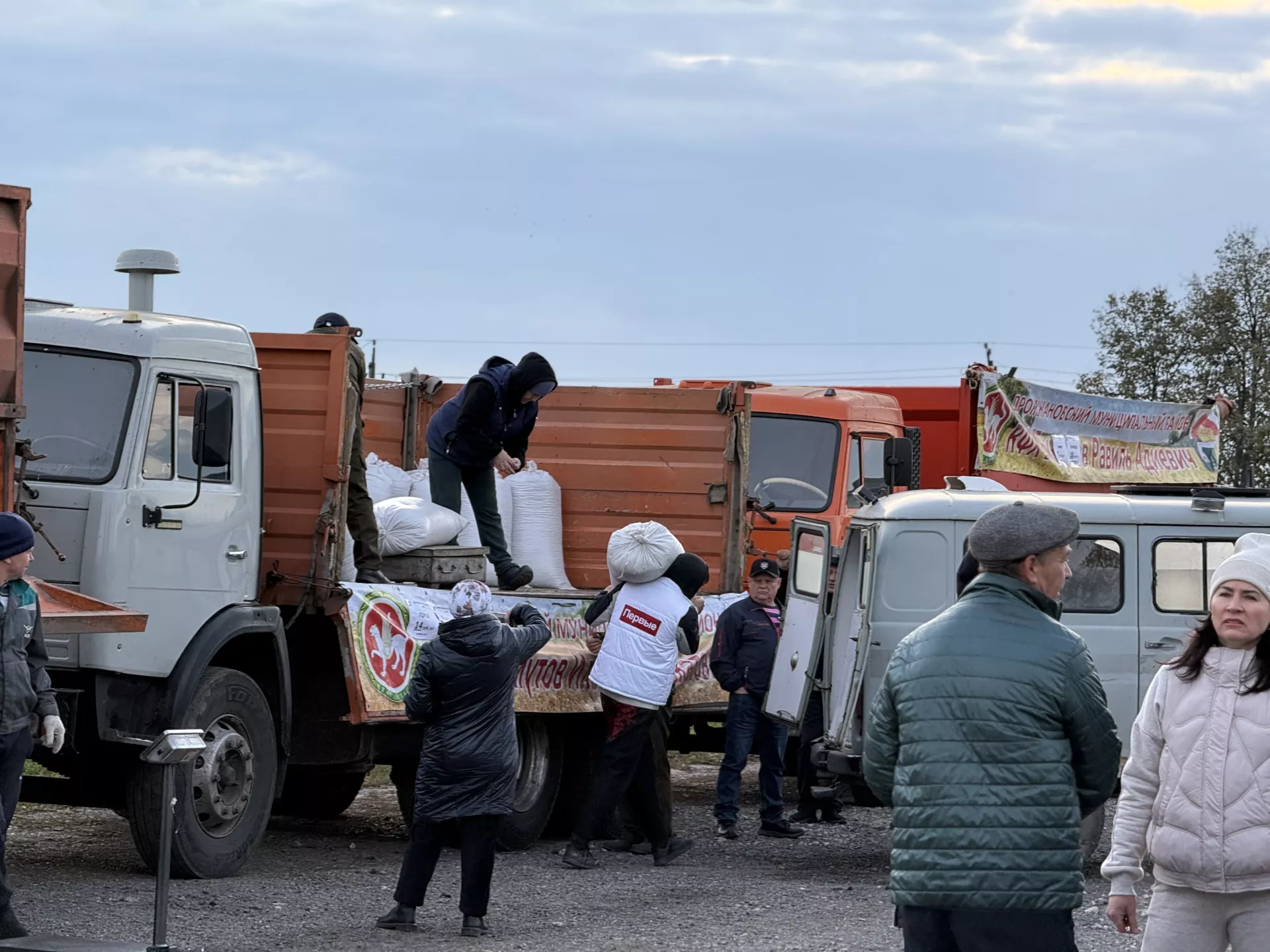 В Дрожжановском районе прошла ярмарка ко Дню пожилого человека