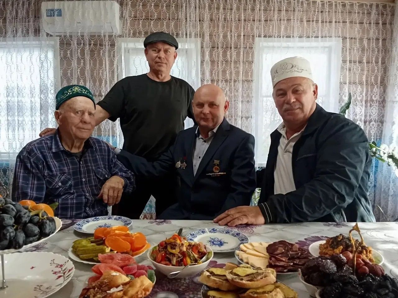 В Дрожжановском районе с 85-летием поздравили отца ветерана боевых действий