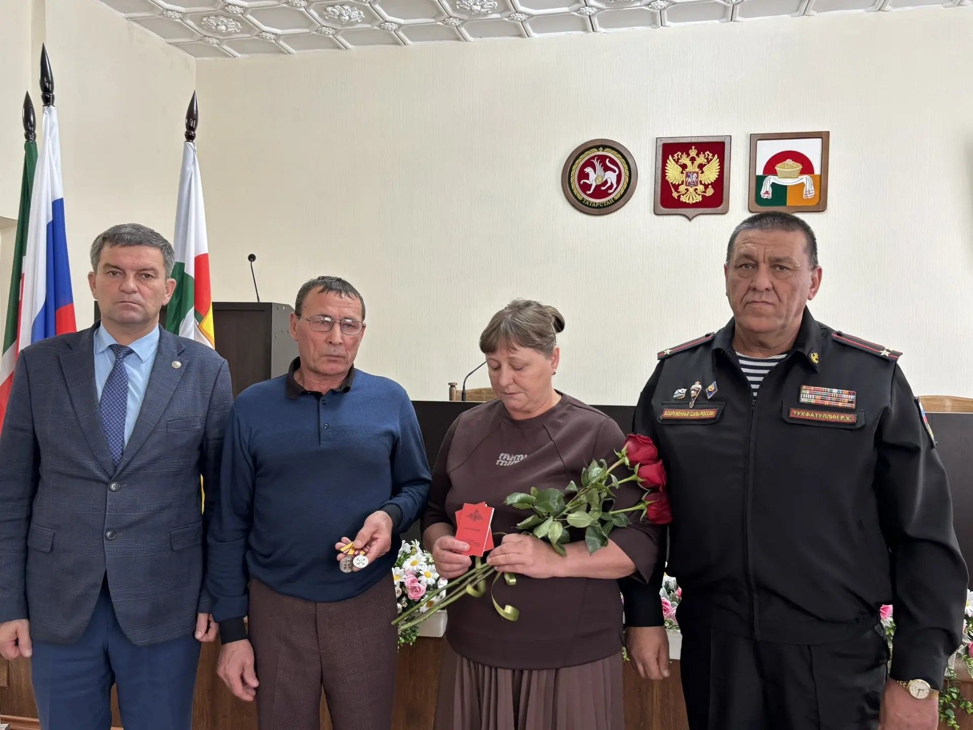 В Дрожжановском районе передали и вручили награды участникам СВО