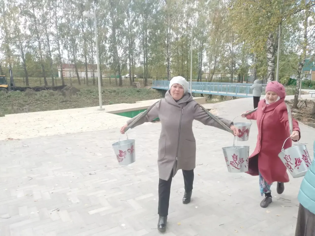 Праздник для старшего поколения прошёл в парке «Выпускников» Дрожжановского района