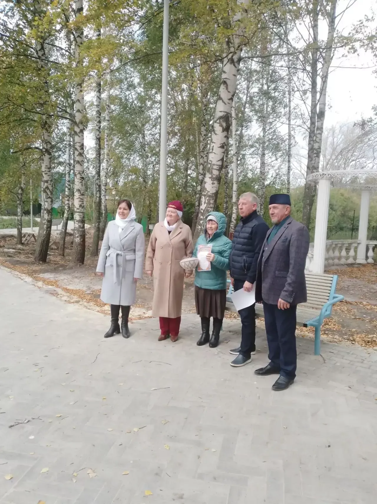 Праздник для старшего поколения прошёл в парке «Выпускников» Дрожжановского района