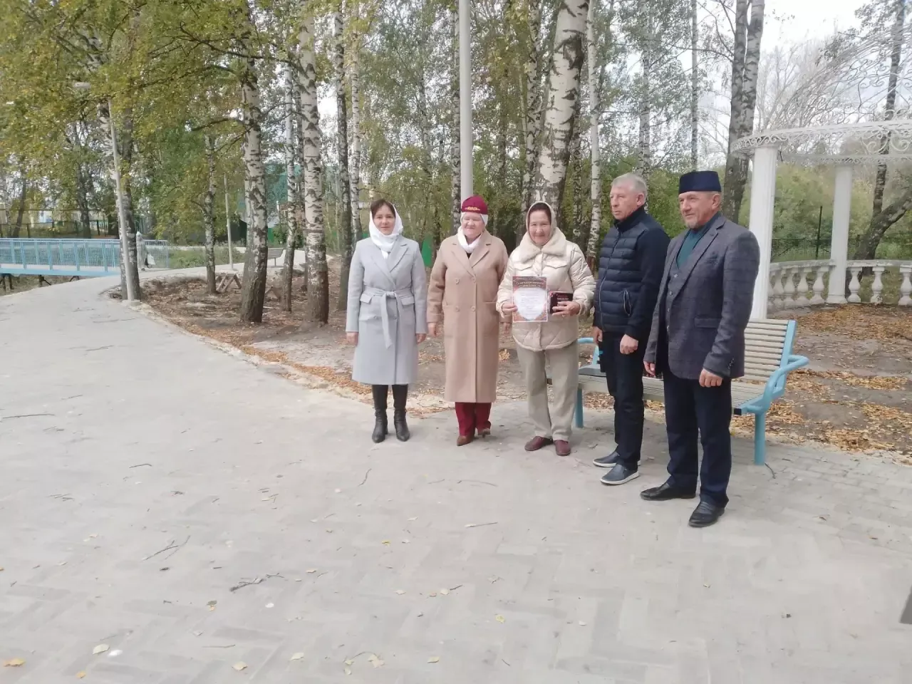 Праздник для старшего поколения прошёл в парке «Выпускников» Дрожжановского района