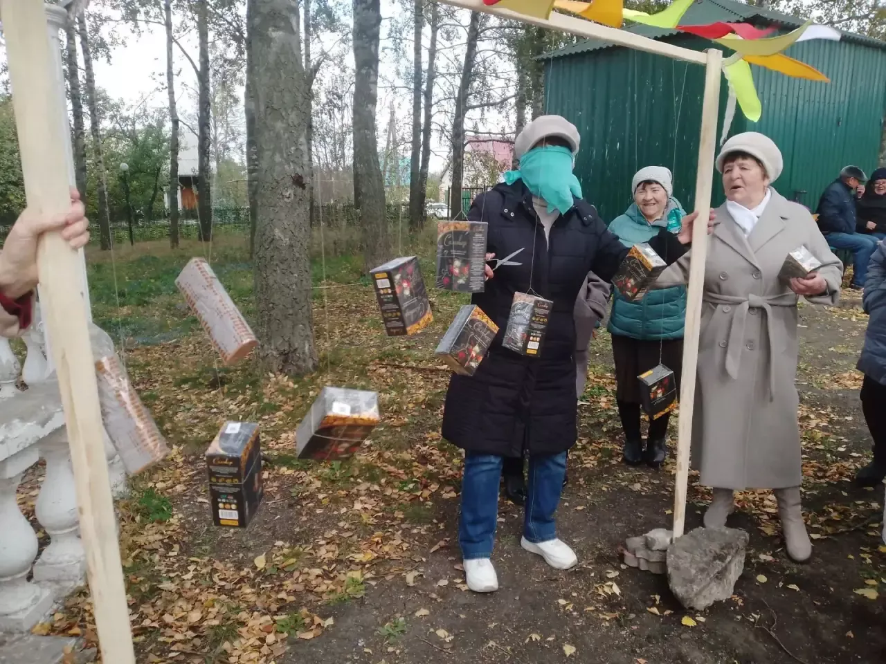 Праздник для старшего поколения прошёл в парке «Выпускников» Дрожжановского района