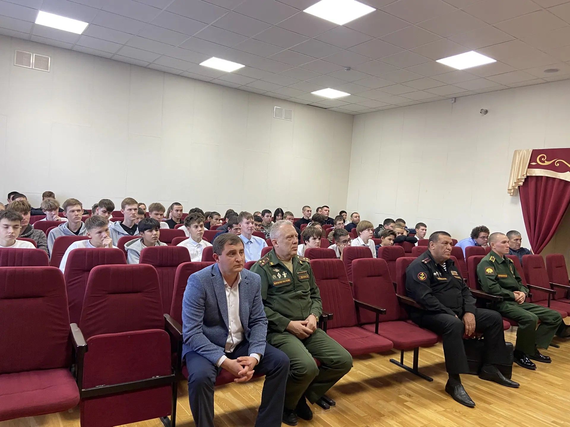 Выпускники школ и техникума Дрожжановского района узнали о военном образовании