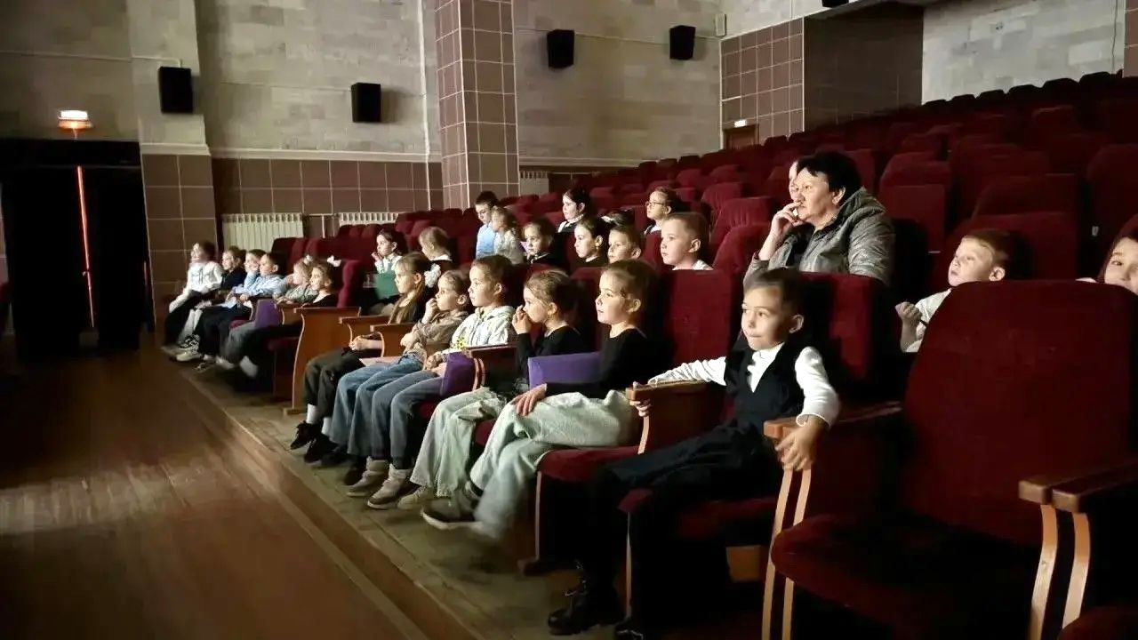Дрожжановские первоклассники вступили в мир искусства