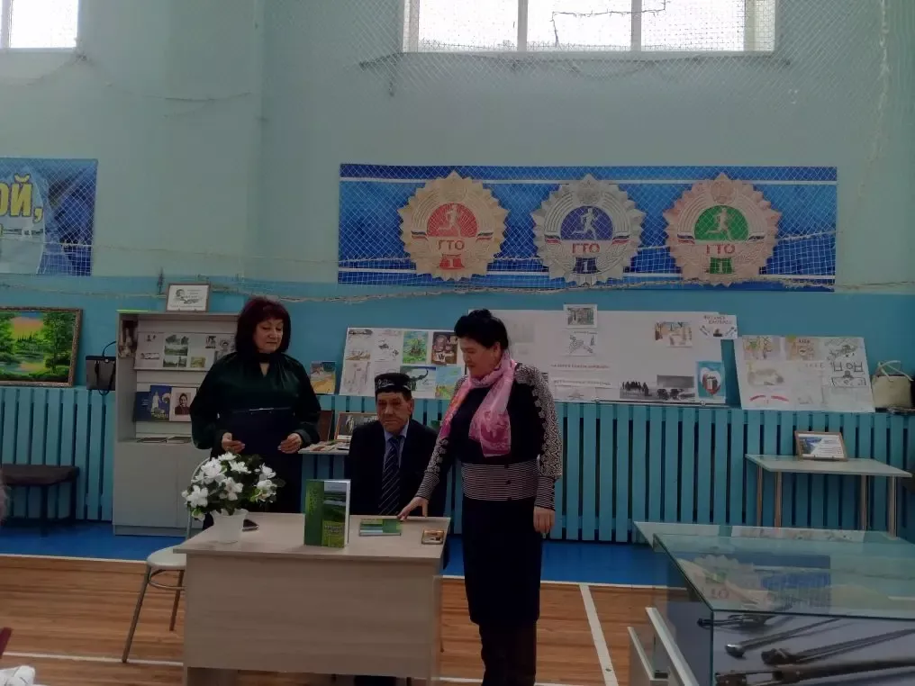 В Дрожжановском районе презентовали первую книгу местного поэта Ади Мохитова