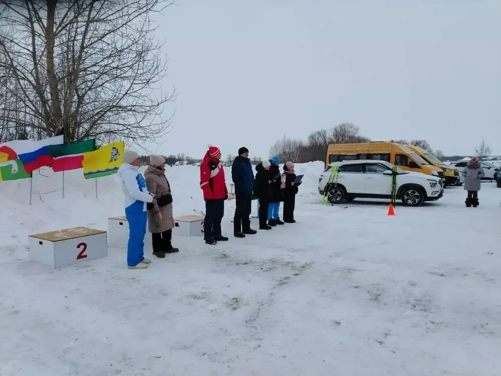 Внуки Героя труда Лазаря Дергунова организовали лыжные гонки в его честь в Дрожжановском районе