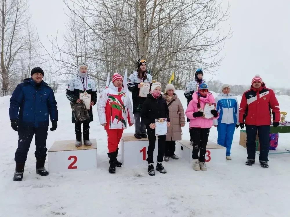 Внуки Героя труда Лазаря Дергунова организовали лыжные гонки в его честь в Дрожжановском районе