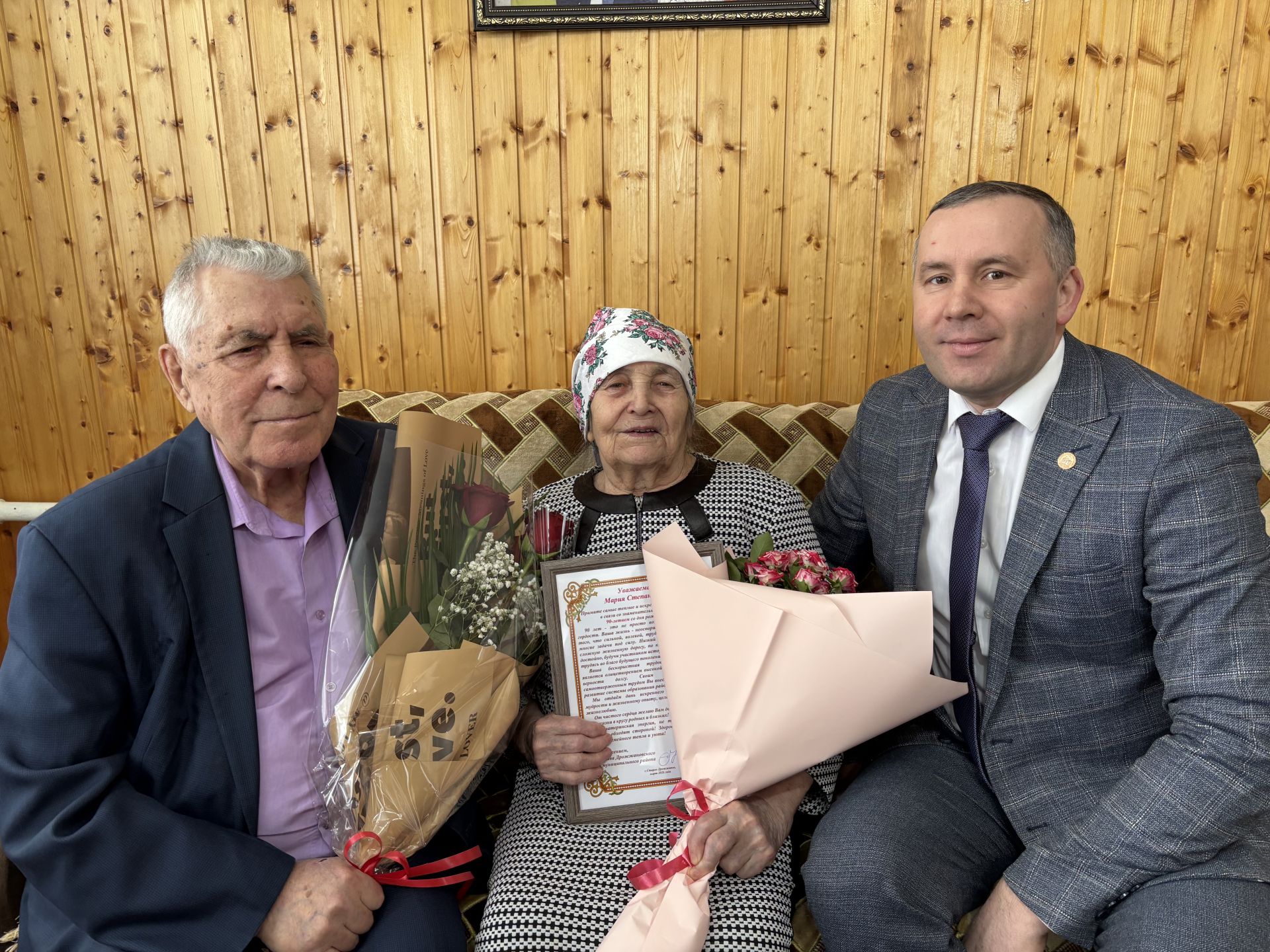 Жительница Дрожжановского района Мария Лухманова встречает 90-летие в кругу большой семьи