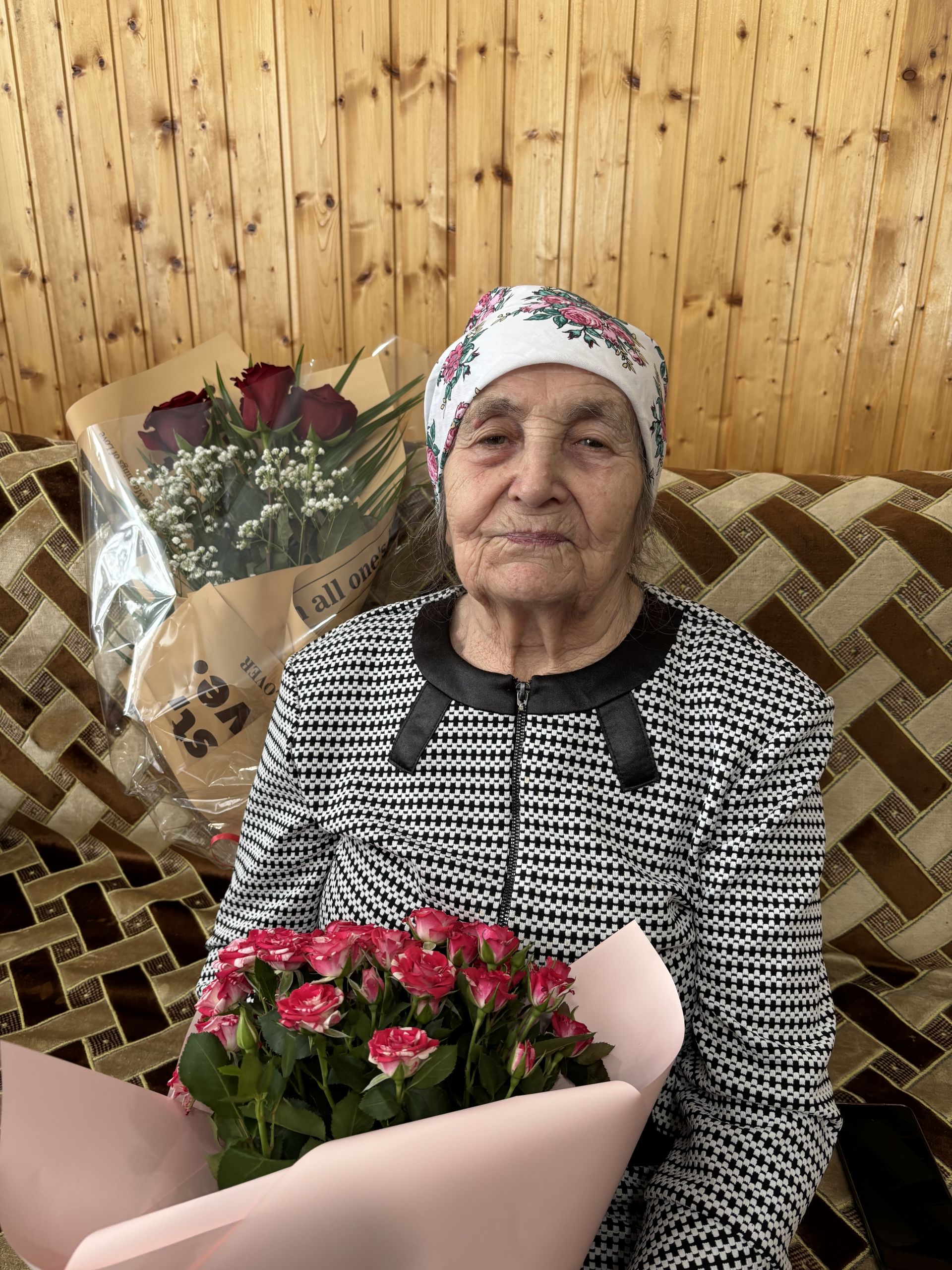 Жительница Дрожжановского района Мария Лухманова встречает 90-летие в кругу большой семьи