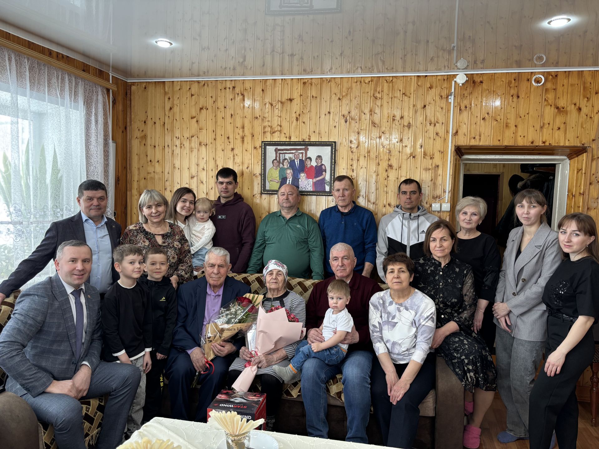 Жительница Дрожжановского района Мария Лухманова встречает 90-летие в кругу большой семьи