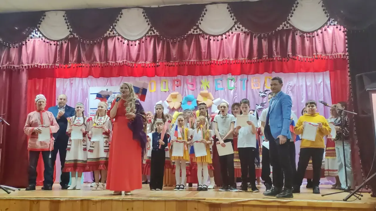 В Новоильмовском клубе Дрожжановского района прошел фестиваль «Содружество талантов»