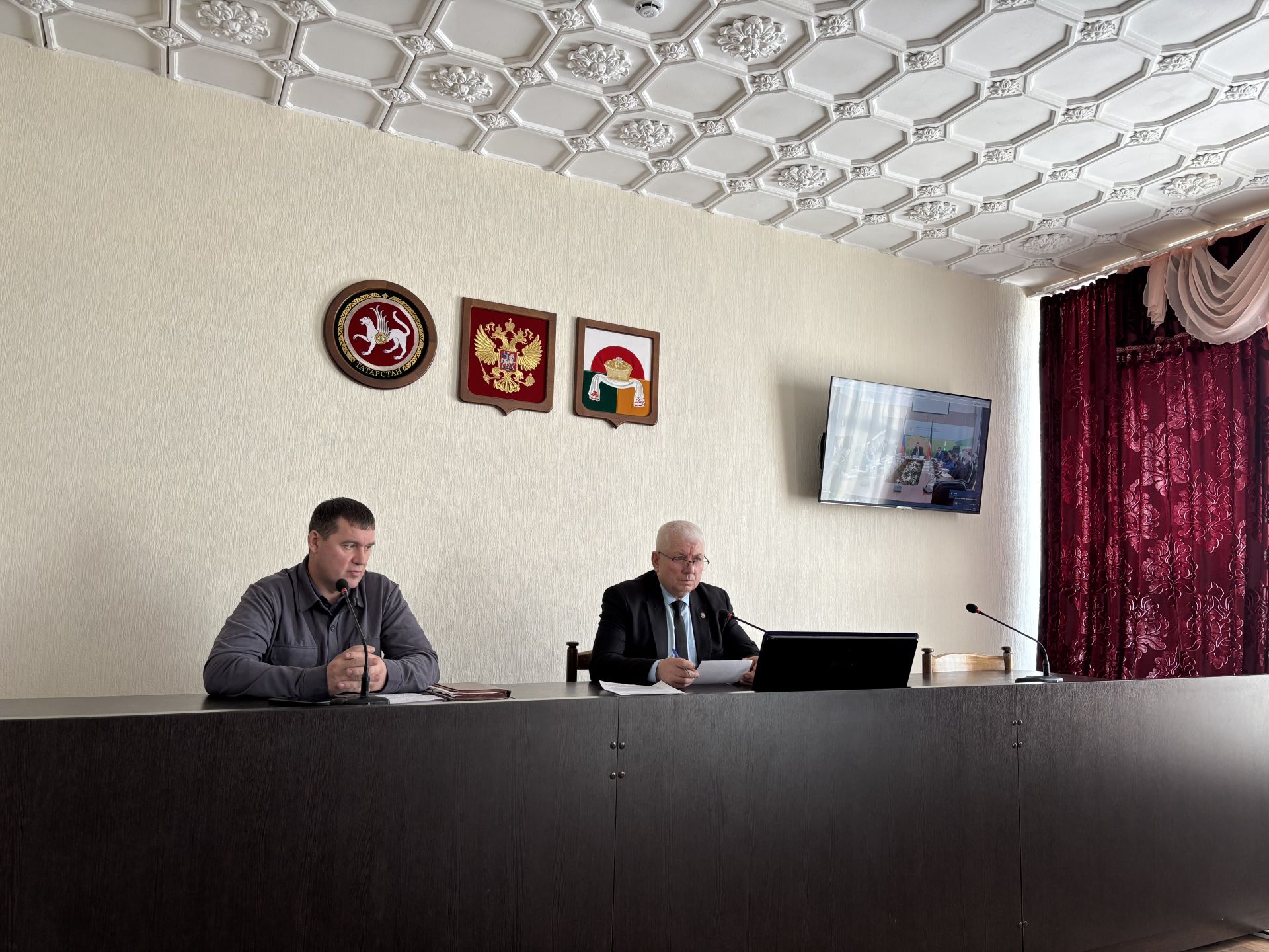 В Дрожжановском районе обсудили меры по защите скота от опасных заболеваний