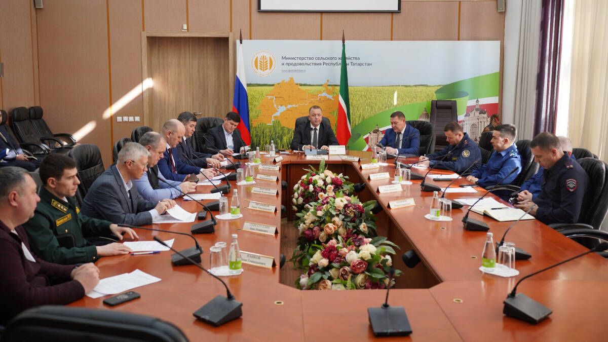 В Дрожжановском районе обсудили меры по защите скота от опасных заболеваний