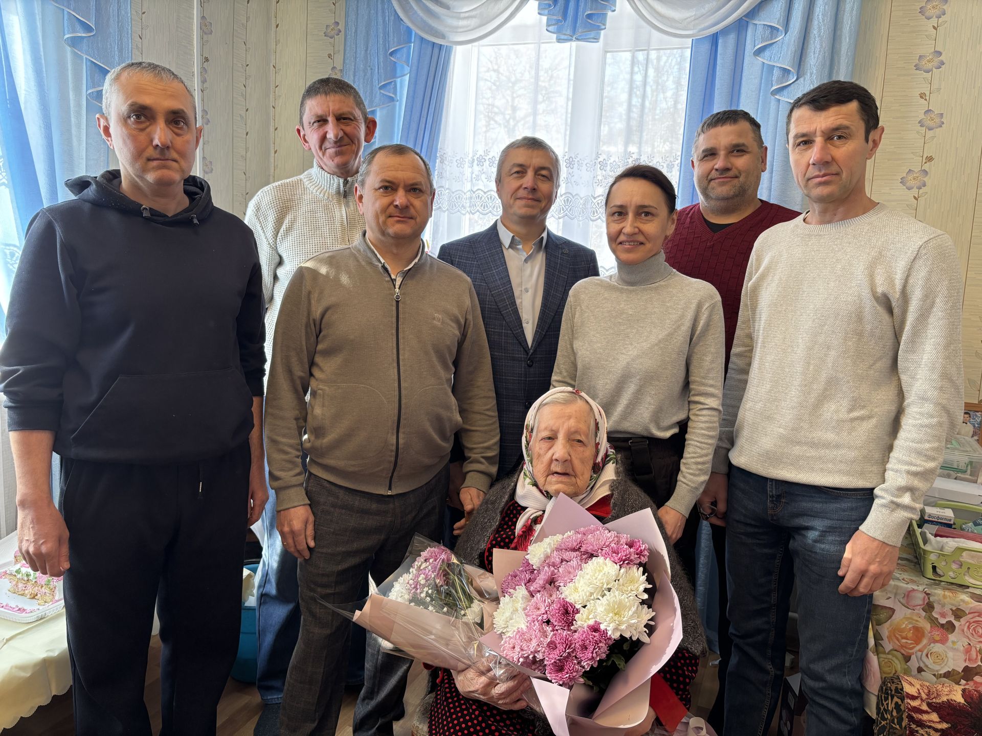 Ветеран педагогического труда Роза Юсупова из Дрожжановского района принимает поздравления с 95-летием