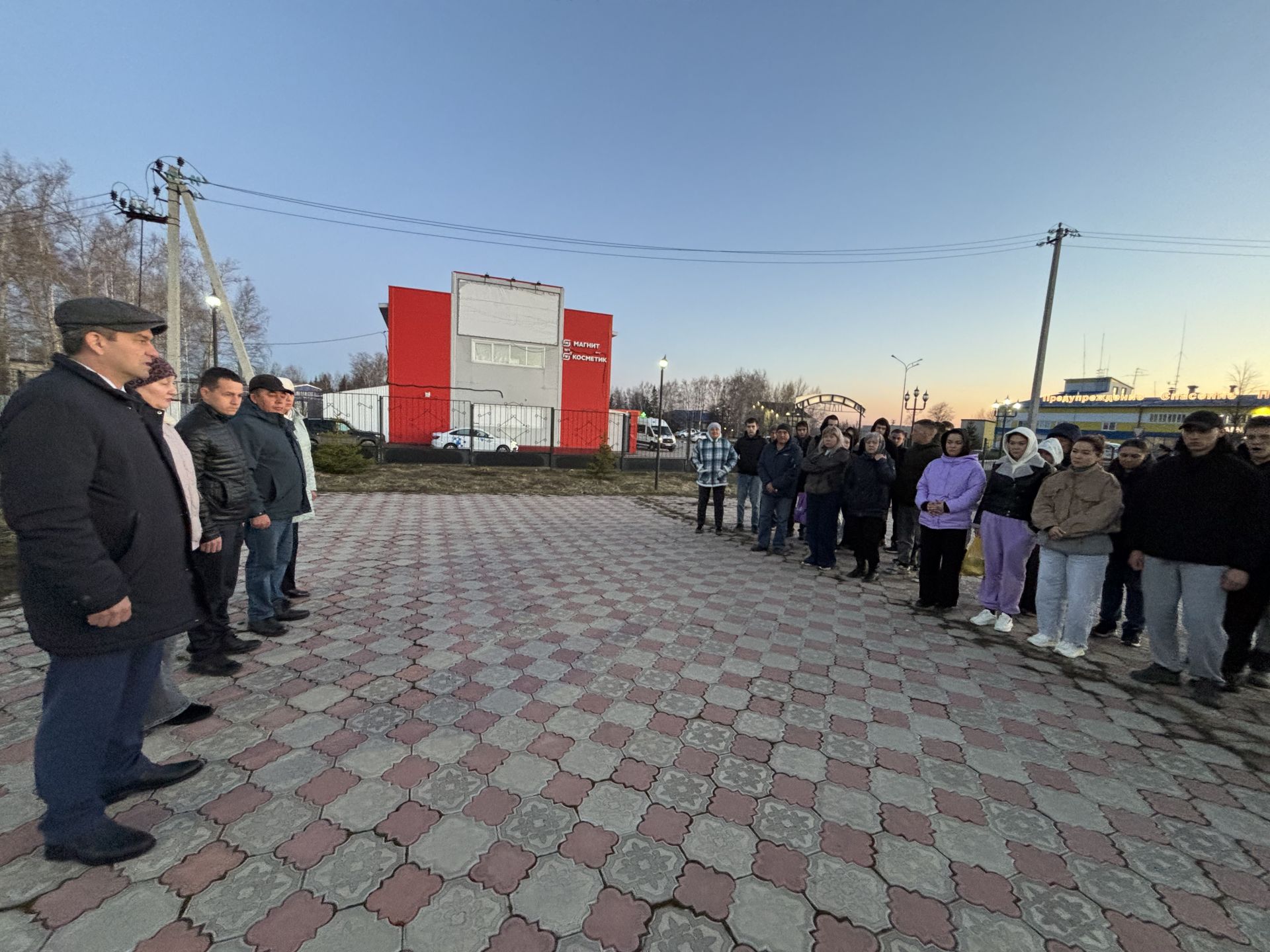 В Дрожжановском районе проводили первую группу призывников на срочную службу