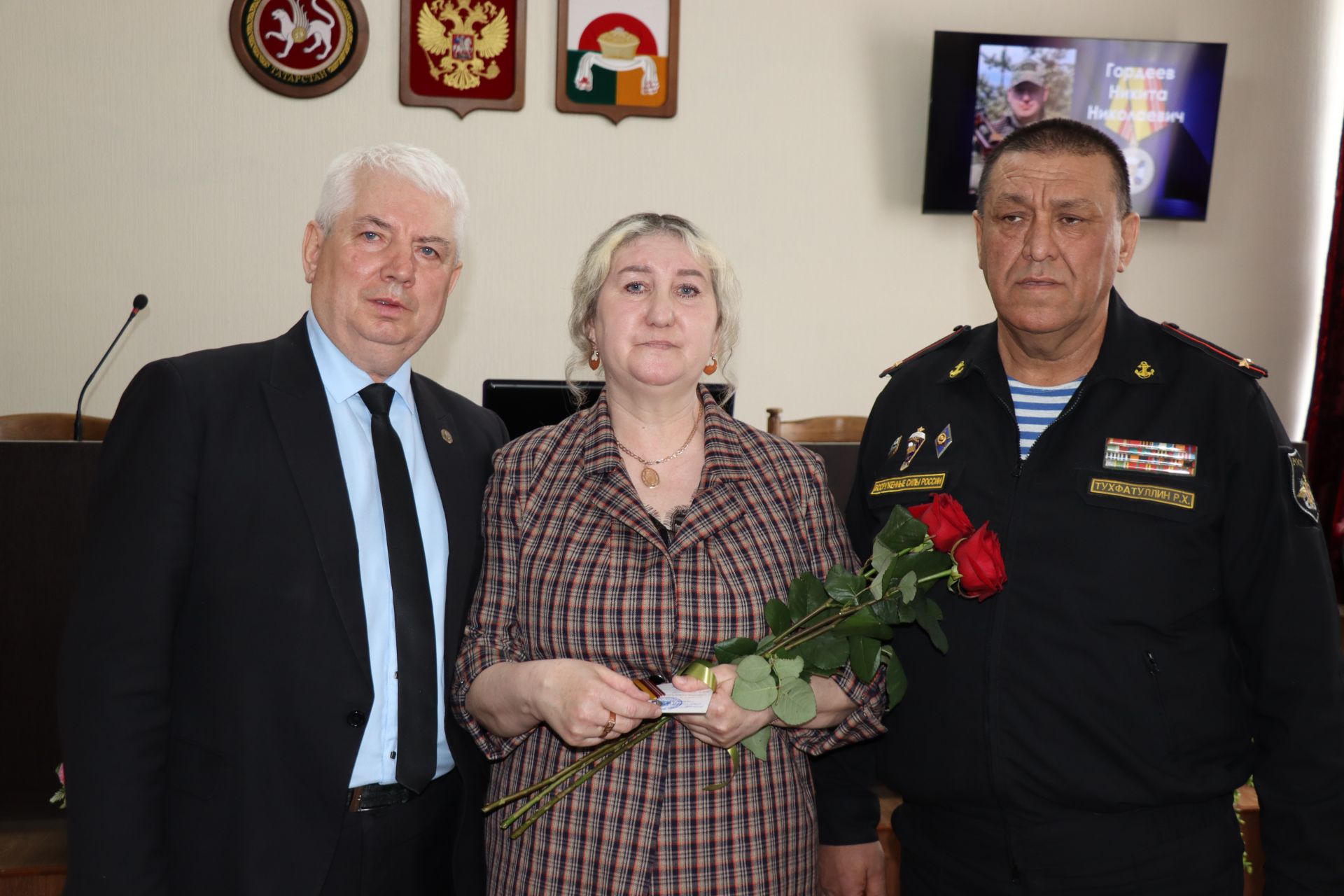 В Дрожжановском районе передали награды семьям погибших героев СВО